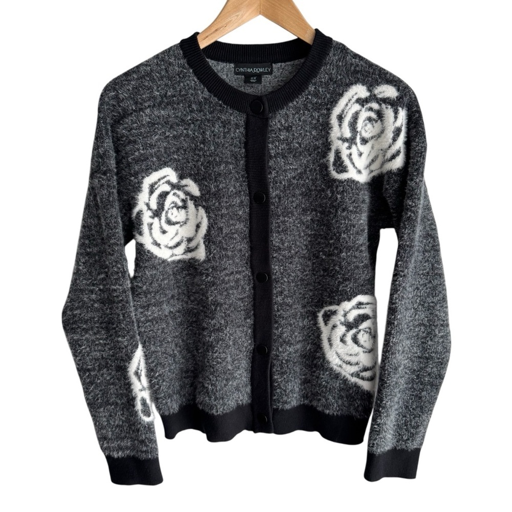 SOFT Cynthia Rowley Floral Cardigan Sz M Fuzzy Snap Front Sweater Rose Print EUC